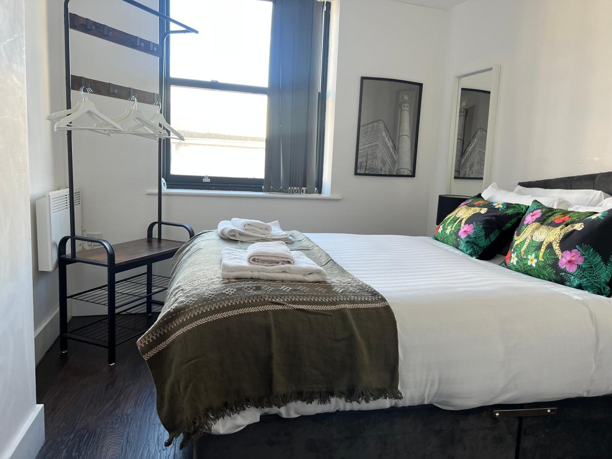 Mathew Street 1 Bed Sleeps 6 *