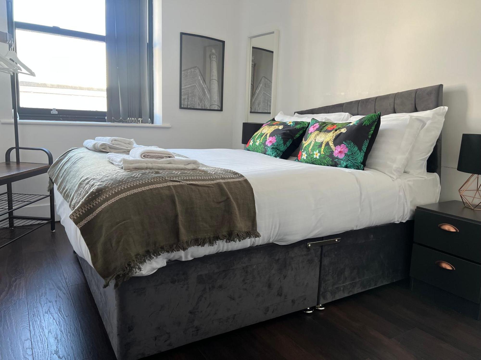 Mathew Street 1 Bed Sleeps 6 *